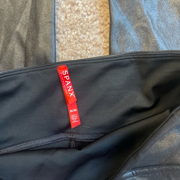 Spanx leather leggings size medium women’s - Picture 2 of 3